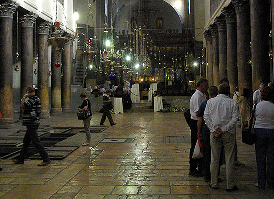 Intérieur de l'église de la Nativité